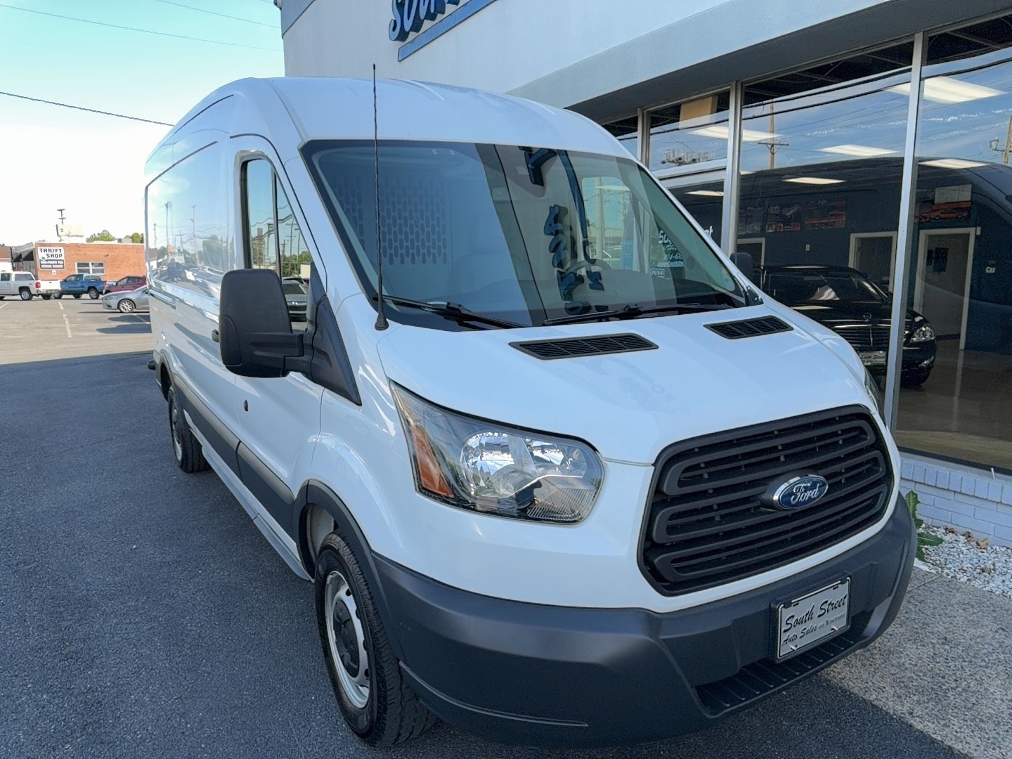 ford transit van 2018 1FTYR2CM8JKB24462 image ford transit van 2018 1FTYR2CM8JKB24462 image